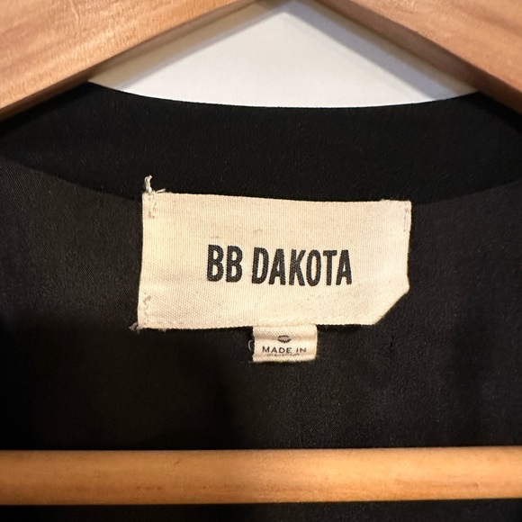 SLIGHTLY USED! BB Dakota Open Front Blazer| Color Black| Size S - Picture 2 of 3
